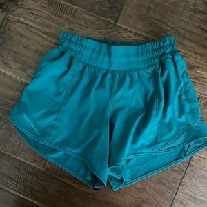 Lululemon hotty hot low rise 4” size 4